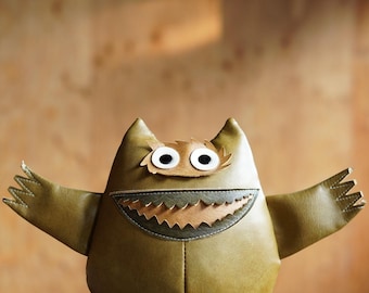 Vintage Nauga Mascot: 1967 Uniroyal Naugahyde Advertising Doll +