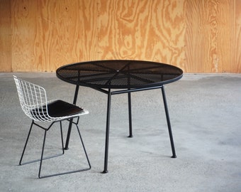 Woodard Round Expanded Metal Mesh Table