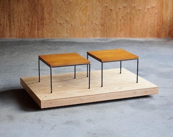 Paire de tables d'appoint en fer Paul McCobb