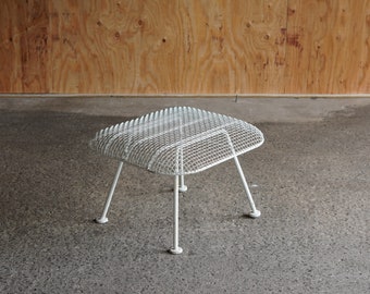 Woodard Sculptura Wire Mesh Stool