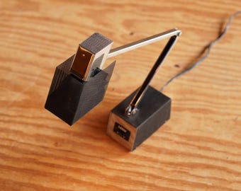 Lampe de travail moderniste
