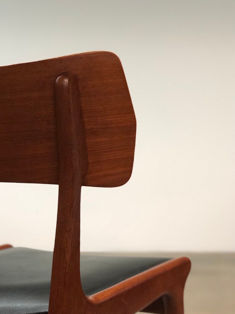 Danish Modern Dining Room Furniture : Jorgen Larsen S Danish Modern Dining Table : A simple wood one lets your table linens and dinnerware shine, while marble acts as a statement piece.