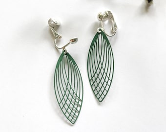 Green Clip On Earrings, Green Leaf Earrings, Non Pierced Earrings, Boho Clip-on Earrings, Unpierced Earring, Fake Earrings, Unpierced Ears