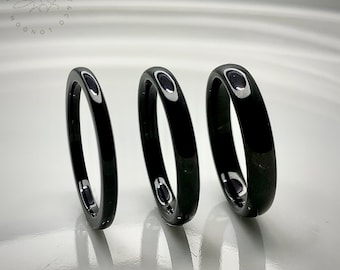 Eve / Anello minimalista in ceramica con finitura lucida nera / Fascia impilabile - 2 MM / 3 MM / 4 MM
