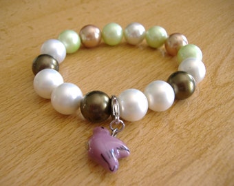 Bracelet with pearls and pendant