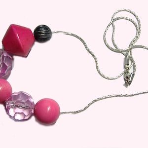 roze ketting afbeelding 1