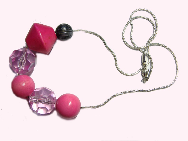 roze ketting afbeelding 1