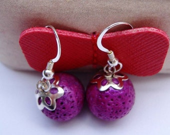 Boucles d'oreilles avec des boules violettes et argent 925