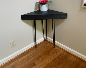 Triangle corner desk poplar wood stained ebony -  Black hairpin legs