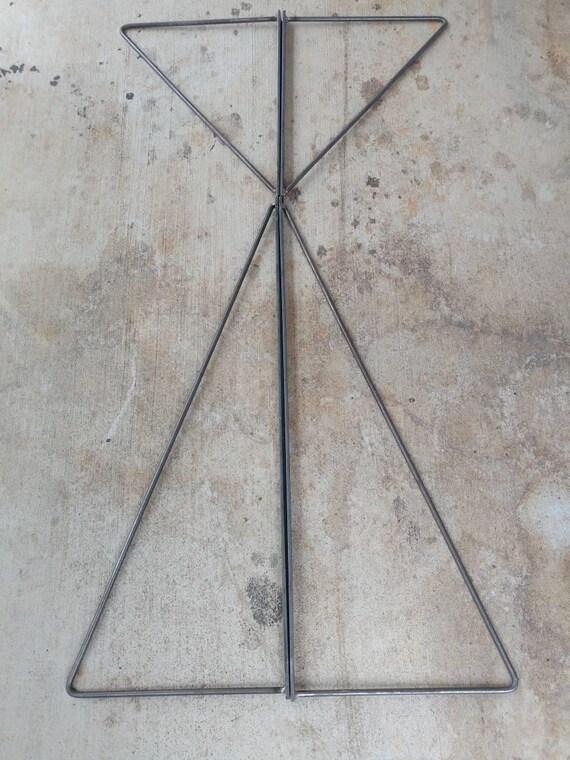 Asymmetrical hairpin legs discount