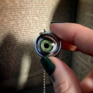 Doll Eye Necklace, Eye Jewellery, Unusual Necklace, Green Blinking Doll Eye Jewelry, Alternative Goth Jewellery