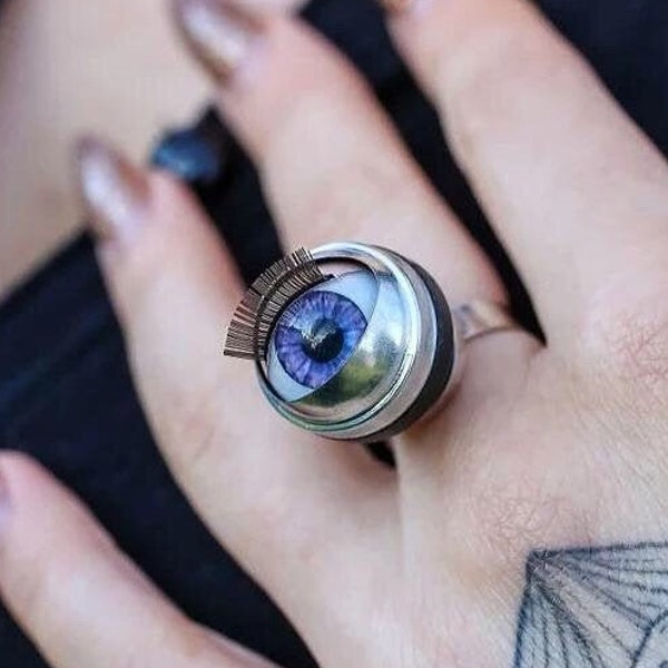 Blinking Eye Ring, Purple Eye Oddity Ring, Chunky Cocktail Ring, Unusual Jewellery,Blinking Doll Eye Ring