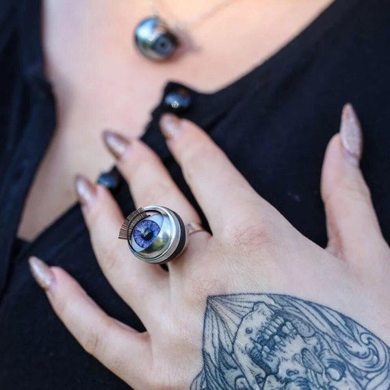 Eyeball ring - Chunky Purple Blinking Doll Eye Cocktail Ring – Jawline  Jewellery