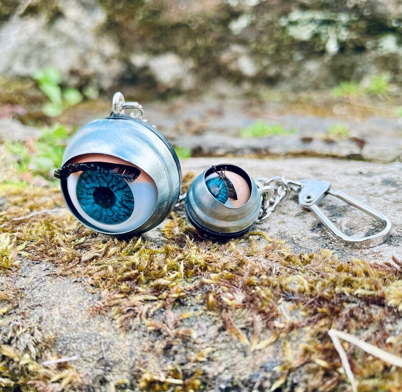Blinking Eyeball Keychain Unusual Keyring Oddity Gift Etsy