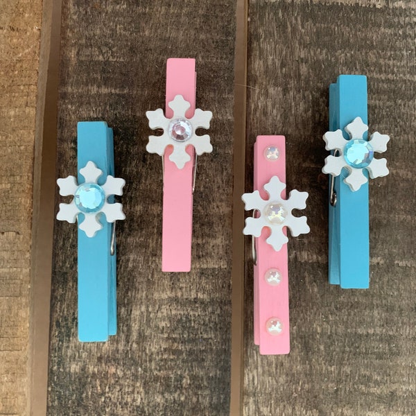 Hand Painted Snowflake Clothespins - Clothespins with Sparkle - Fancy Clothespins - Magnetic Clothespins - Snowflake Clips