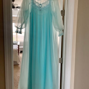 Vintage Texsheen Lingerie Light Turquoise Full Length Peignoir Set Size Small Wedding NightGown and Robe Set Wedding Photos Lingerie image 3