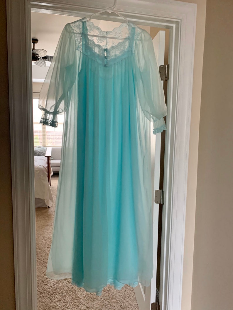 Vintage Texsheen Lingerie Light Turquoise Full Length Peignoir Set Size Small Wedding NightGown and Robe Set Wedding Photos Lingerie image 3