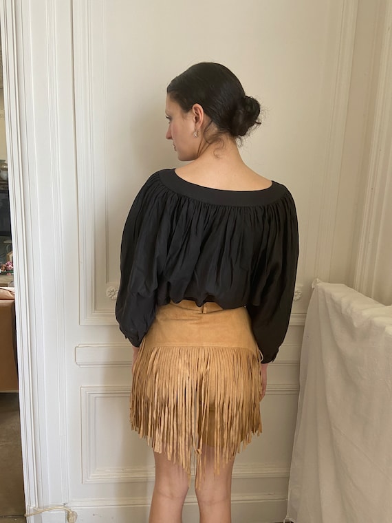 1990s suede fringed shorts, super cool and fun, lo