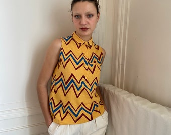 1970s french made sleeveless blouse, great zig zag print, chest pocket / small