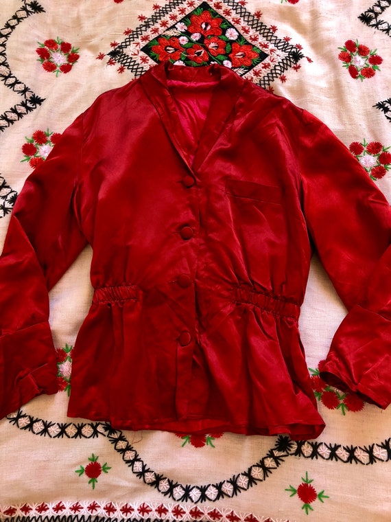 1940s red silk lounge set, jacket and wide short … - image 4