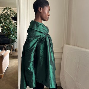 1990s Romeo Gigli green taffeta silk blouse with removable long sleeves, huge collar / extra small small image 4