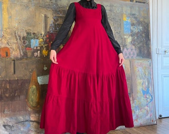 1970s British boutique brand Travers Tempos raspberry corduroy long tiered dress with a lot of flounce, square neckline / small