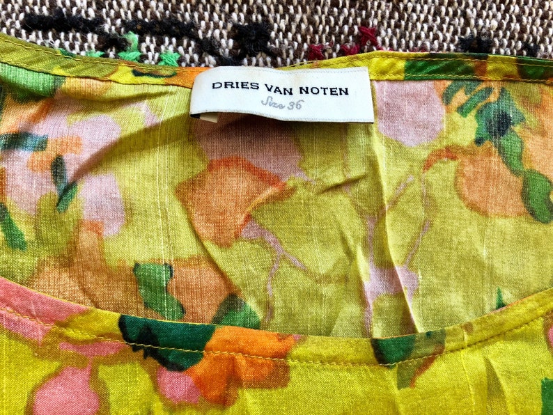 Dries Van Noten beautiful & colorful silk top, 2 different floral patterns screen printed / xsmall small image 10