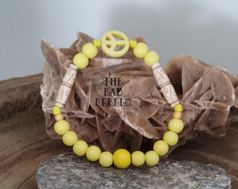 Original Wristband!! PEACE SIGN!! Wooden bead Howlite Glass Bone bead and Acrylic beads Yellow T.17cm elastic The Bad Rebel Collection