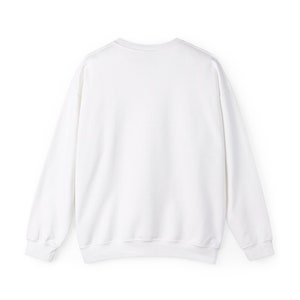 Jungfrau Maria Sweatshirt, Unsere Dame vom Rosenkranz, Ora pro Nobis, Unisex Heavy Blend ™ Rundhals-Sweatshirt Bild 3