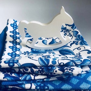 Blue White Chinoiserie Tea Towel, Cotton Kitchen Dish Towel, Delft Style Linens, Cottagecore Hostess Gift, Vintage Style Decor