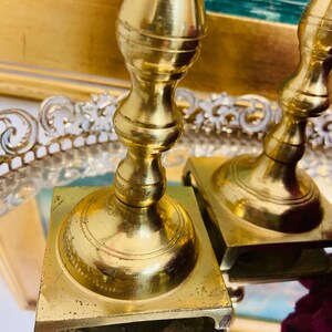 Vintage Brass Candleholders | Hollywood Regency Pair | Elegant Brass Taper Holders | Midcentury Decor Bild 5