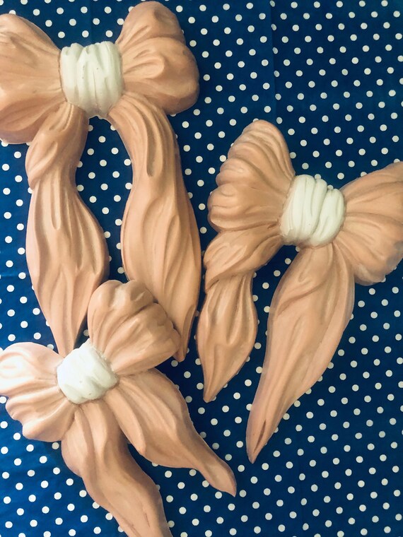 VINTAGE PINK BOW, Wall Hanging, Shabby Chic Style, Mid Century, By Homco Il_570xn