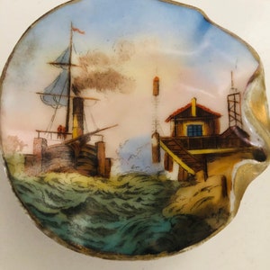 VINTAGE SHELL ASHTRAY, Trinket Ring Porcelain Dish, Coastal Beach Home Decor, 2.5x2.5”