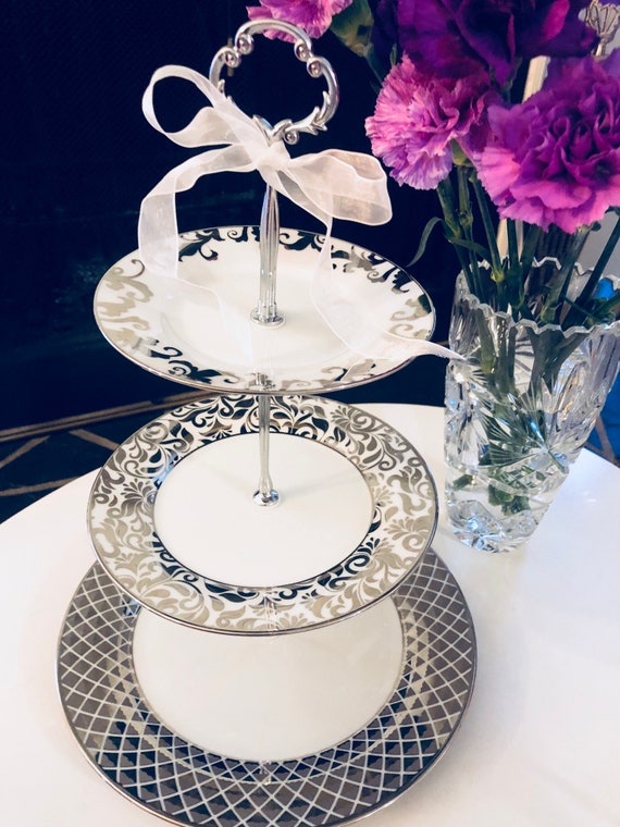 CAKE STAND, SIVLER White, Glamour Decor, Classy Wedding, Il_570xn