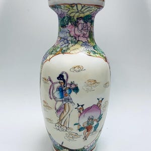 Chinese Vase Famille Rose Chinoiserie – Hand Painted Medallion Scene, Floral Vintage Porcelain, Marked JS