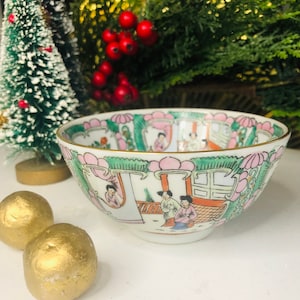 ROSE FAMILLE MEDALLION Bowl, Chinoiserie Chic, Pink Green, Luxury Home Decor, Old Traditional China,  Canton Porcelain, Ming Style