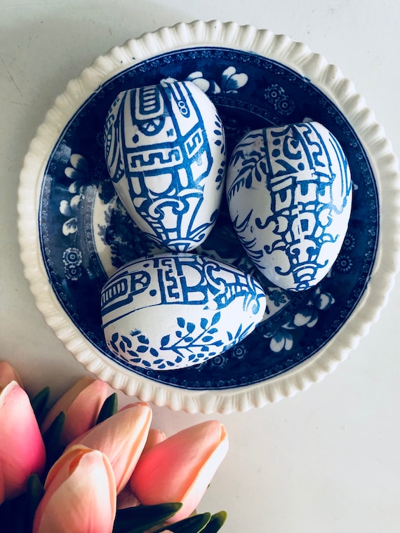 EASTER EGGS, Blue White, Chinoiserie Decor, Easter Decor, Gift Idea, Chinoiserie Chic, Pagoda, Wood Il_570xn