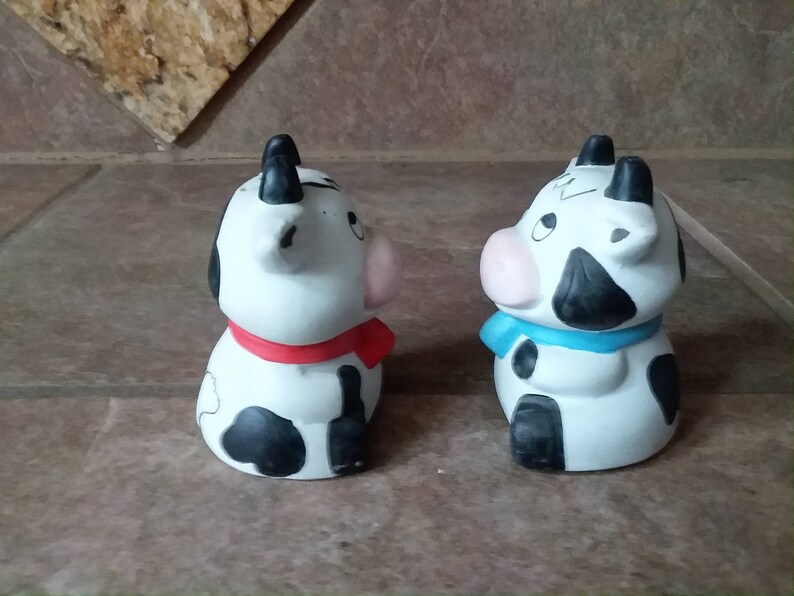 Measure 3.5 Tall Excellent Condition Very Cute Collectible Vintage Cow Salt and Pepper Shaker Sitting with Red Bell and Little Horns