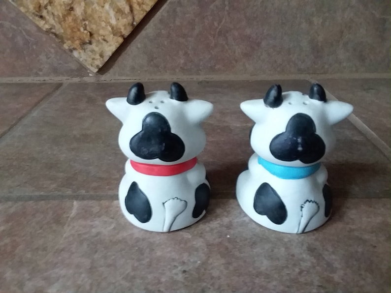Measure 3.5 Tall Excellent Condition Very Cute Collectible Vintage Cow Salt and Pepper Shaker Sitting with Red Bell and Little Horns