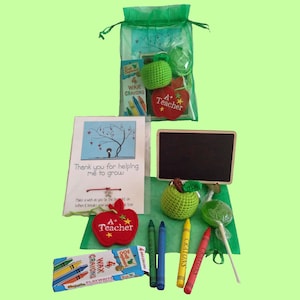 PROMOÇÃO - Sacola de presente para professor cheia de agradecimento Bolsa para professor Presente de fim de ano escolar Crochê Chaveiro de maçã Etiqueta de cartão de presente Quadro negro Pirulito