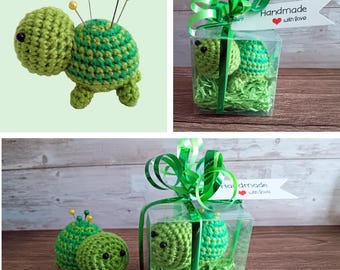 Mini Turtle Pincushion in Gift Box - Crochet Green Animal Pin Cushion With Pins - Needle Storage Organiser Stocking Filler Sewing Present
