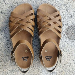 ELCANO Camel color, 20% off, Vegan sandaks, cruelty-free sandals, eco-friendly, animal-free sandals, fashionable vegan, summer sandals.