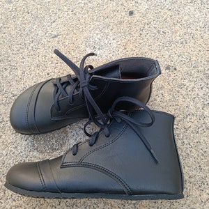 BAREFOOOT PENSILVANIA Black, Only size 39, no longer manufactured, discontinued model.