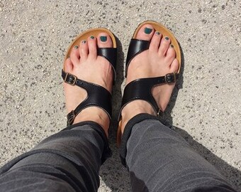 AUSTRAL BLACK, 20% off, Vegan sandaks, cruelty-free sandals, eco-friendly, animal-free sandals, fashionable vegan, summer vegan sandals.