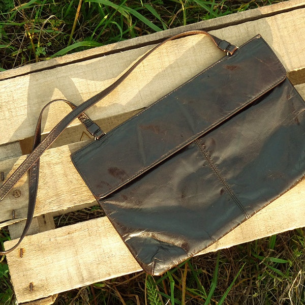 Sac Rodo sac vintage sac à main transformable en pochette sac de soirée made in Italy cuir brillant brun porté épaule automne hiver chic