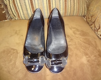 Black Patent Leather and Suede Gucci Horse Bit Pumps 8B