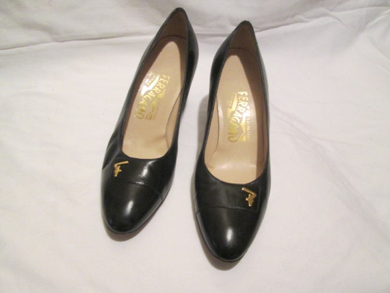 ferragamo pumps sale