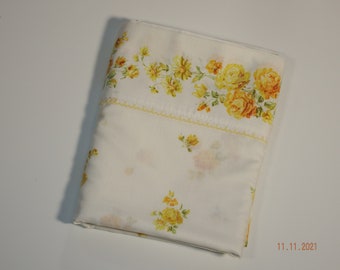 Vintage 1970's J C Penney Fashion Manor Yellow Parisienne Twin Size Sheet EUC!
