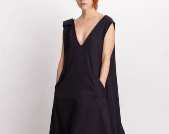 Black elegant woman's dress / Midi sleeveless formal dress / Open back unique dress / A-line pocket dress / Fasada 18009