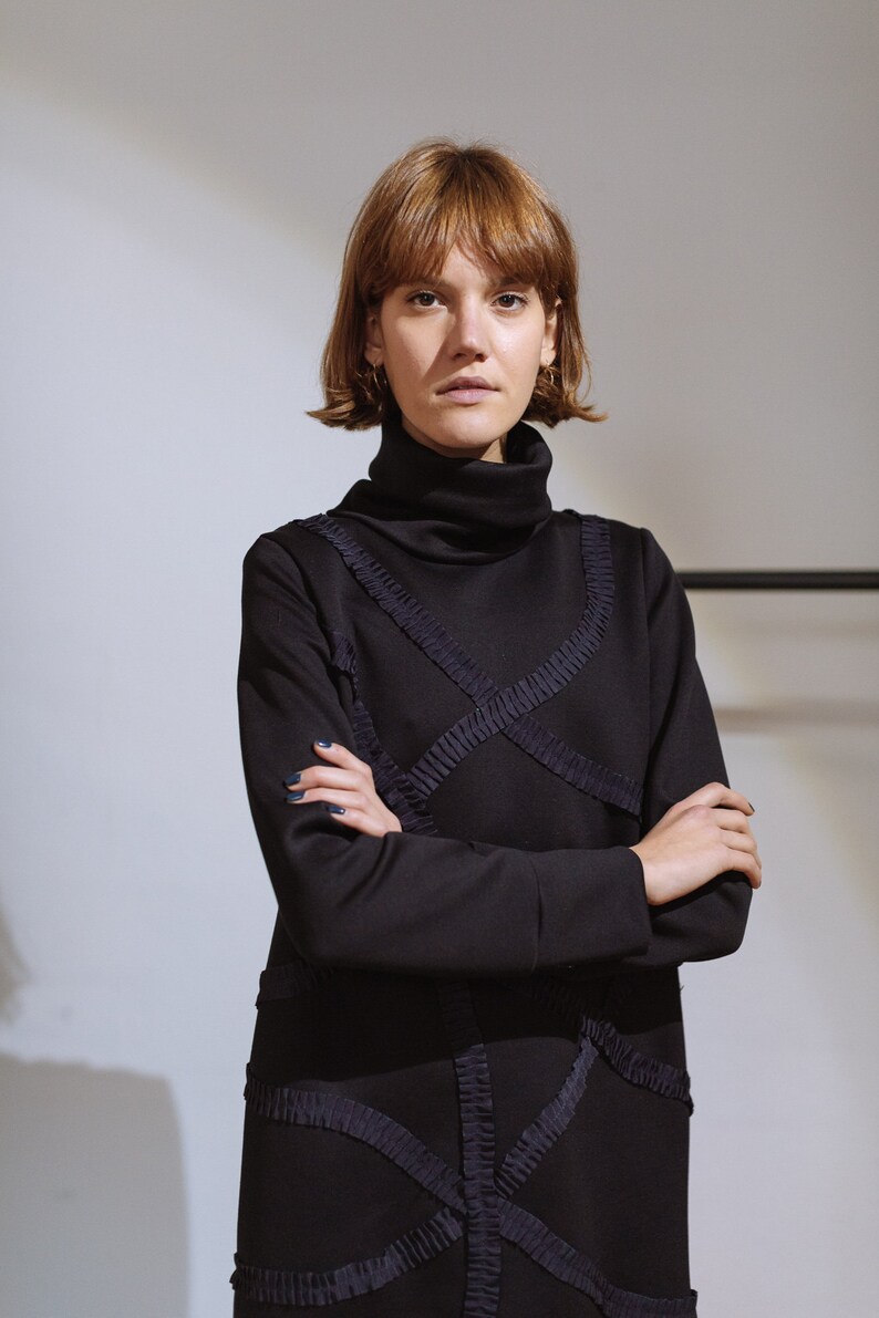 Black Turtleneck Dress: Knee Length Comfy Felpa Casual Dress image 4